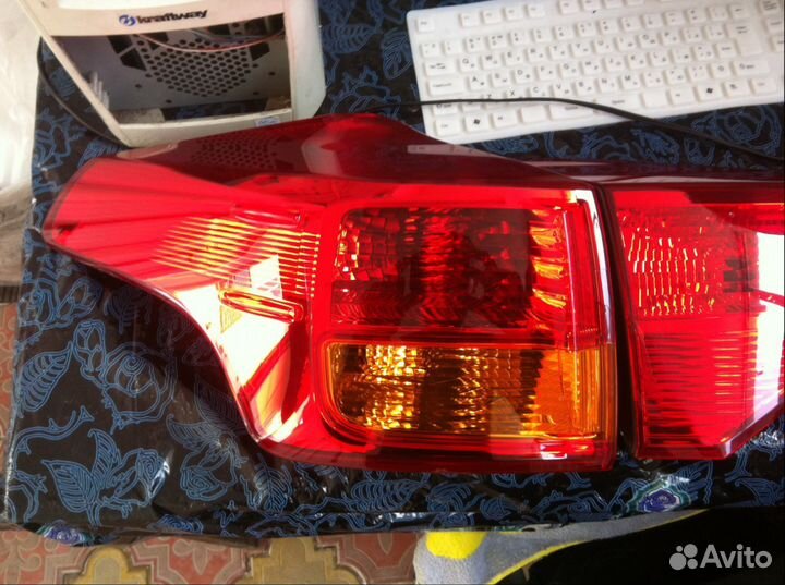 Фонарь задний левый Toyota rav-4