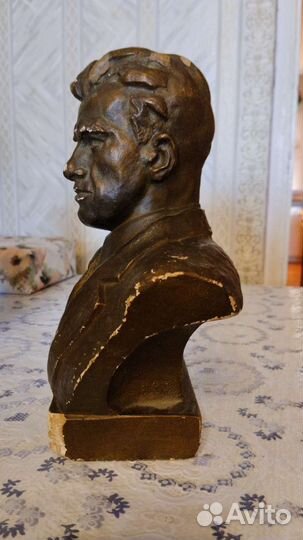 Бюст Маяковского