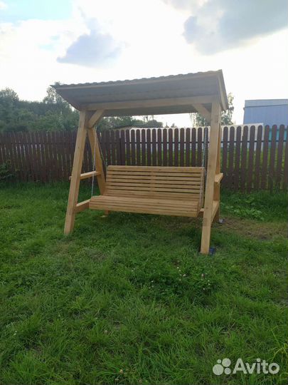 Садовые качели из дерева