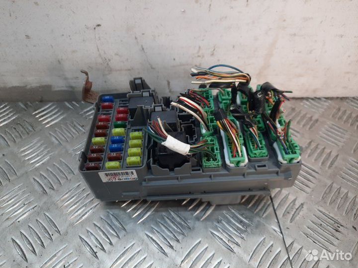 Блок предохранителей Honda Cr-V внедорожник 2.0