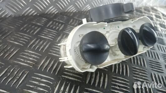 Блок управления печки и климат-контроля toyota hilux RN70 (6TD02OV01)