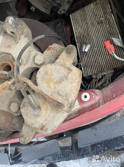 Chrysler pacifica передний левый суппорт