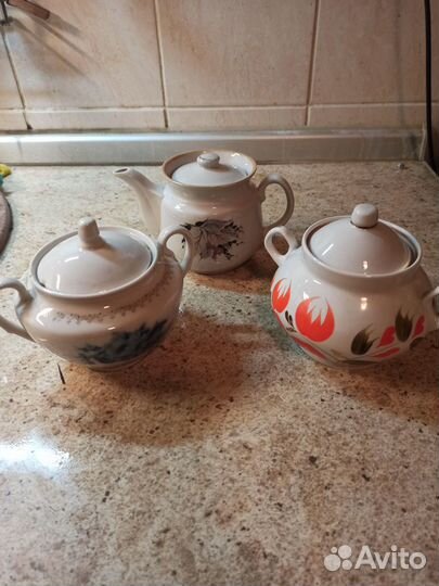 Чайник заварочный, сахарница, пиала, ваза