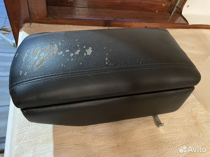 Подлокотник