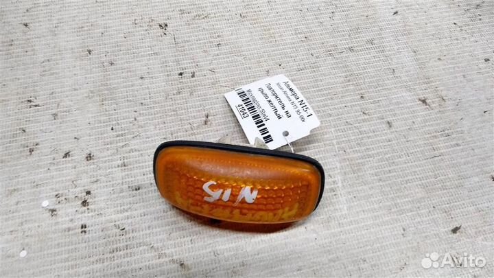 Повторитель на крыло желтый Nissan Almera N15 95