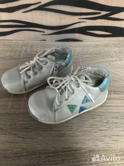 Продаю детские вещи и обувь