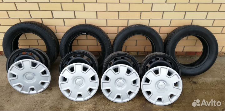 Продам летние колеса с дисками и колпаками