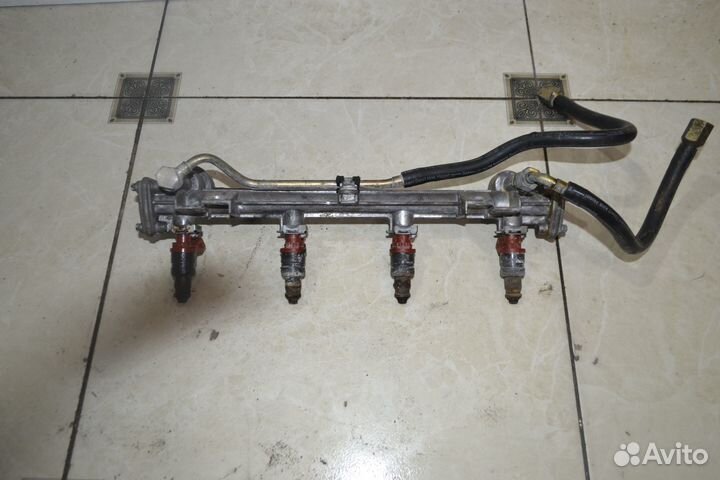 Топливная рампа Mercedes-Benz W210