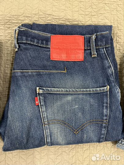 Джинсы levis
