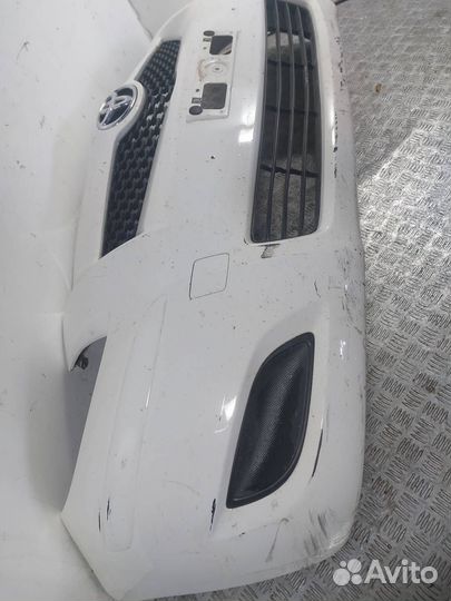 Бампер передний Toyota Yaris