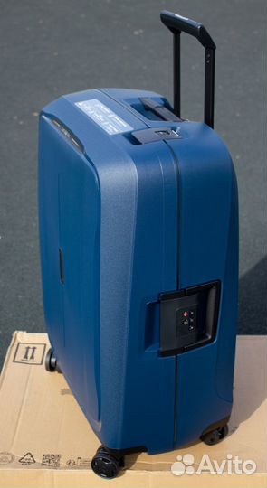 Новый чемодан Samsonite Essens M синий