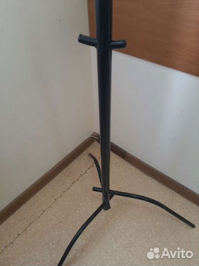 Вешалка для одежды напольная