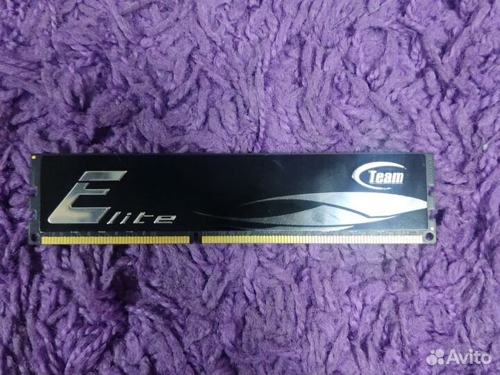 Материнская плата с процессором и памятью