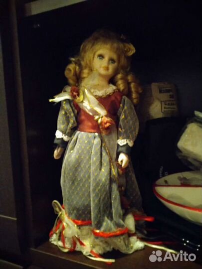 Кукла фарфоровая коллекционная