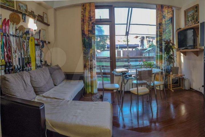 2-к. квартира, 65 м², 1/3 эт.