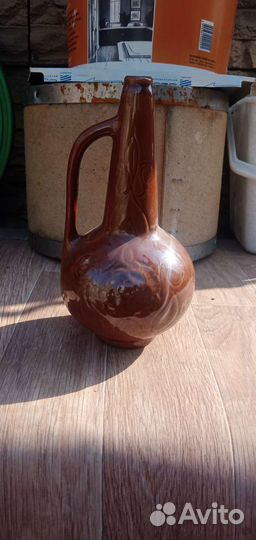 Глиняный кувшин