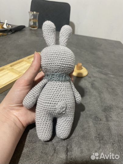 Вязаный заяц ручной работы
