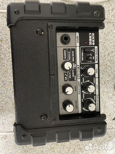 Комбоусилитель Roland Micro Cube на батарейках