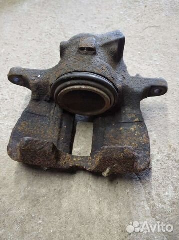 Суппорт передний правый фольксваген гольф