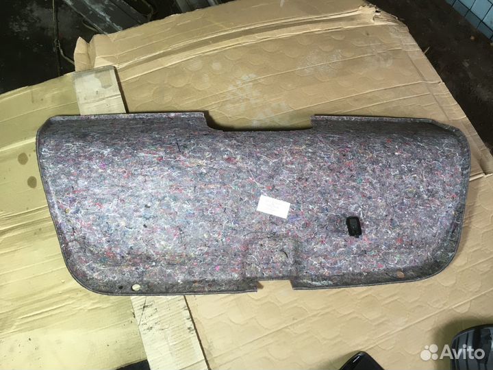 Обшивка крышки багажника Шкода Рапид лифтбэк