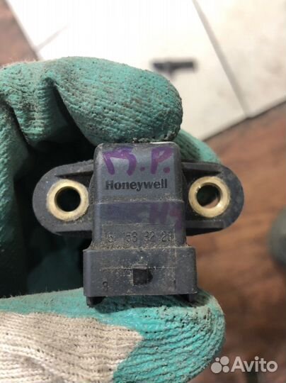 Датчик распредвала коленвала Ссанг Енг Кайрон