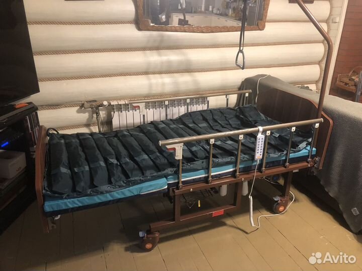Кровать для лежачих больных MET в аренду с пультом