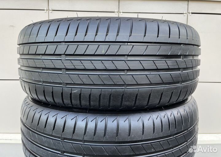 Bridgestone Turanza T005 225/55 R17