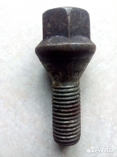 Болты для крепления колес