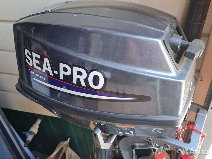 Лодка HDX с мотором