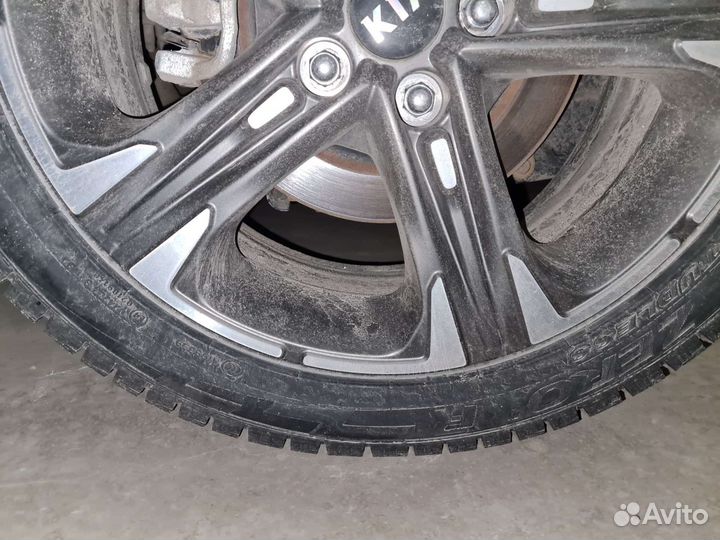 Pirelli Ice Zero FR 235/45 R18 98H