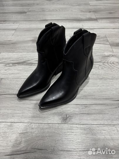 Ботинки женские новые 38 размер