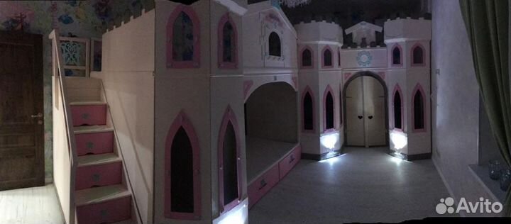 Детская кровать замок