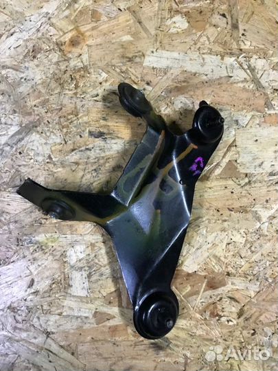 Кронштеин насоса гура Mazda 3 bkep LF 2006