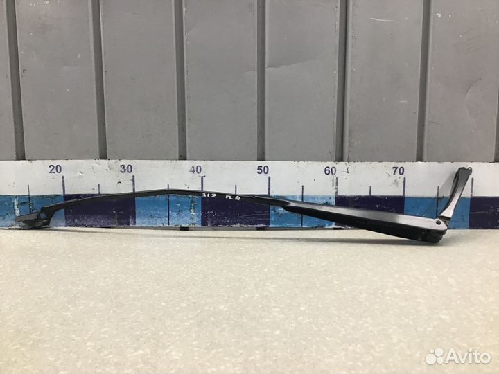 Поводок стеклоочистителя передний правый Skoda Rap