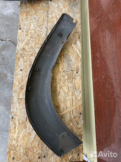 Накладка крыла на Toyota Rav4 (2000-05)