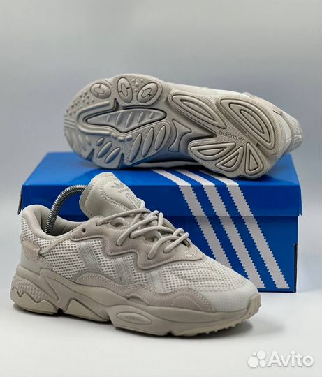 Кроссовки женские Adidas Ozweego