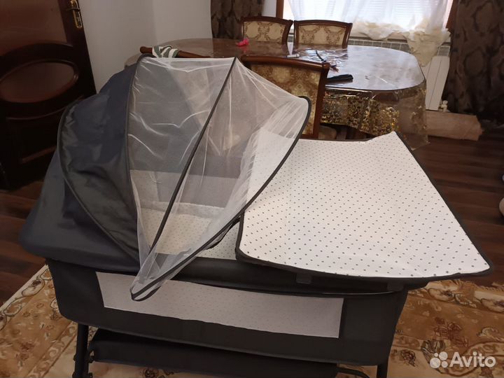 Кроватка для новорожденных приставная