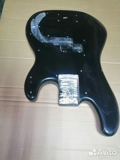 Корпус для бас-гитары