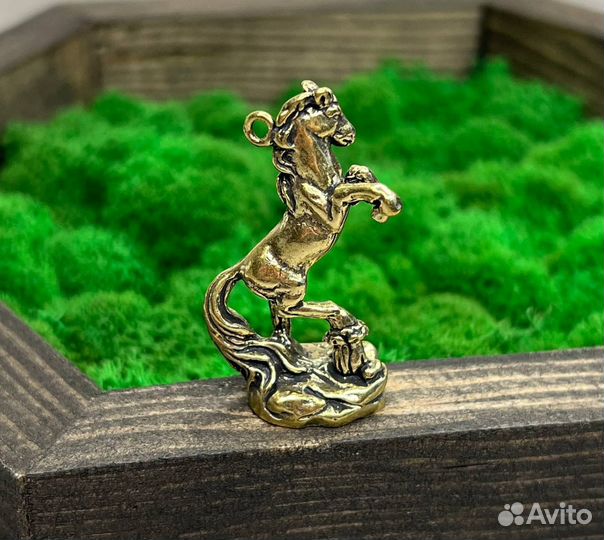 Фигурка из бронзы Лошадь
