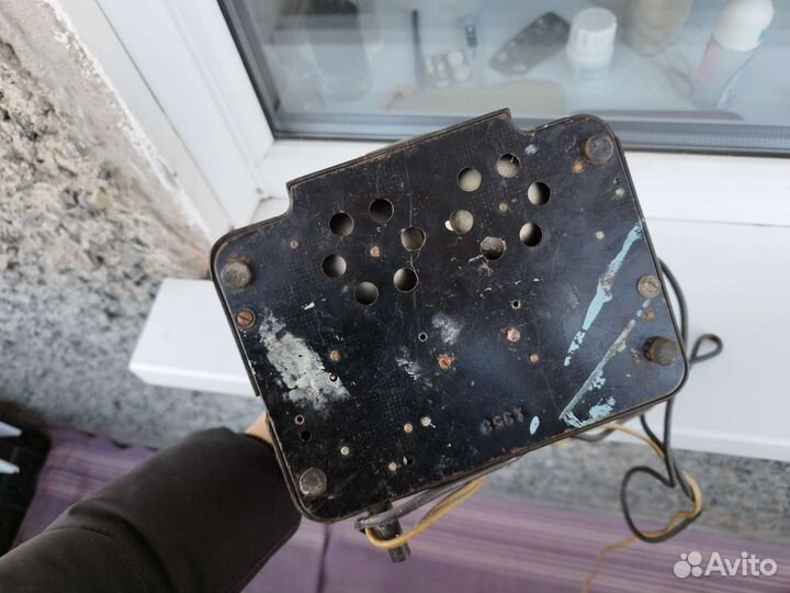 Старинный телефон