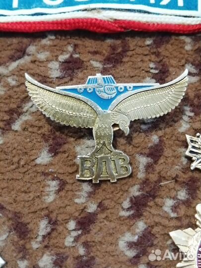 Военная форма.Погоны, шевроны, значки вдв