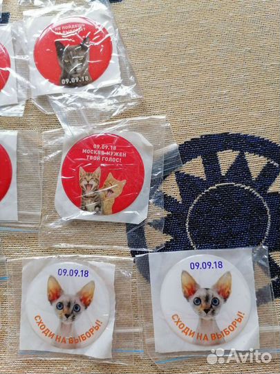 Наклейки на телефон коты