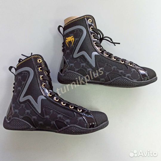 Боксерская обувь боксерки Venum