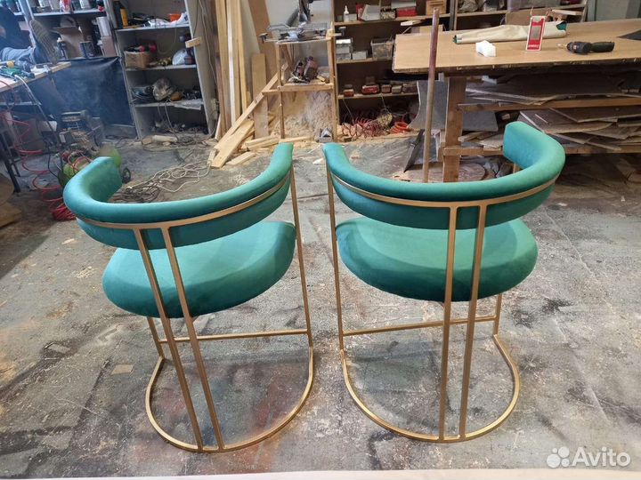 Барный стул открытый изумруд на золоте