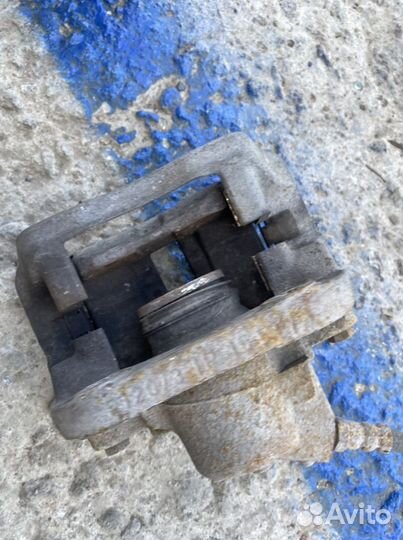 Тормозной суппорт Renault Logan