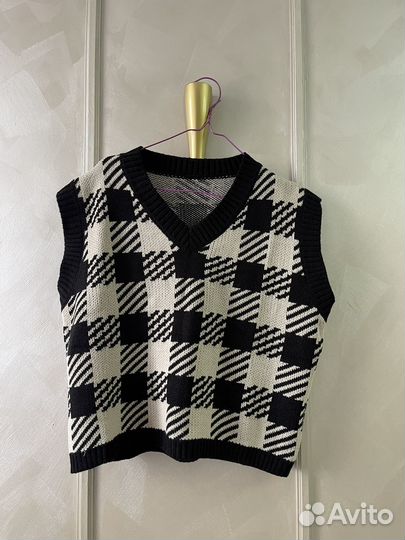 Жилетка вязаная