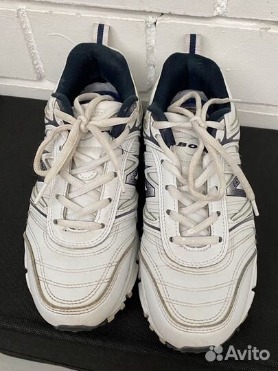 Кроссовки женские