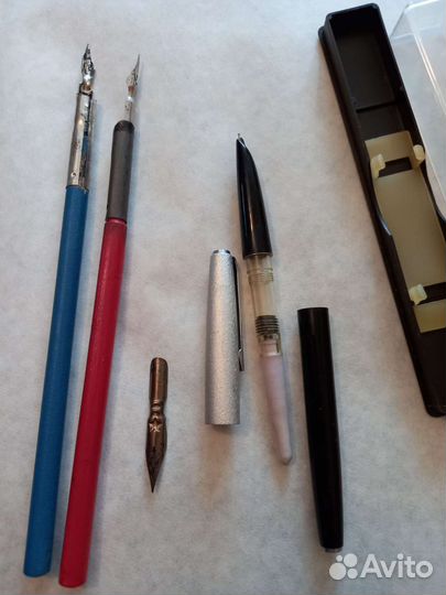 Ручки перьевые чернильные, кнопки СССР