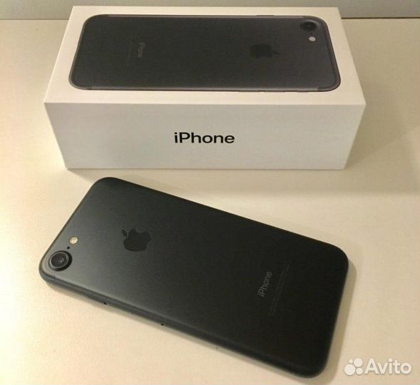 Телефон iPhone 7
