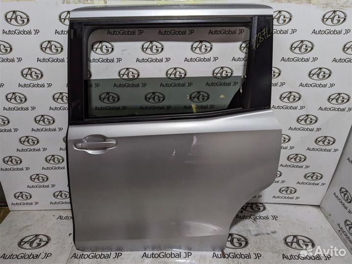 Дверь задняя левая Toyota Voxy